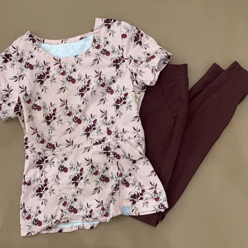 JAANUU SCRUB SET
